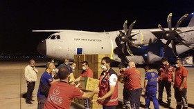 Thổ Nhĩ Kỳ gửi hàng viện trợ tới Liban. (Ảnh: BQP Thổ Nhĩ Kỳ)