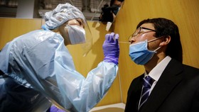 Số ca mắc Covid-19 tăng kỷ lục, hệ thống y tế Nhật Bản đối mặt với khủng hoảng