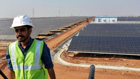 Công viên điện mặt trời 2.000 MW Shakti Sthala tại thị trấn Pavagada, bang Karnataka, Ấn Độ. Ảnh: AFP