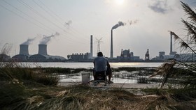 Tình trạng thiếu điện trên diện rộng đã làm ảnh hưởng đến sản lượng công nghiệp trên khắp các vùng của Trung Quốc trong tháng qua. Ảnh: AFP