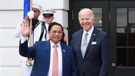 Vietnamese Prime Minister Pham Minh Chinh (L) meets with US President Joe Biden (Photo: VNA) 