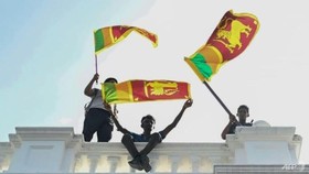 Sri Lanka bắt giữ các thủ lĩnh biểu tình, gia hạn tình trạng khẩn cấp đến tháng 8