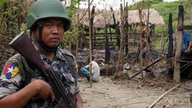 Binh sĩ được triển khai đến bang Rakhine, Myanamar. Ảnh: REUTERS