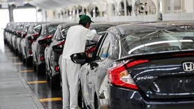 Honda thu hồi xe, Toyota đóng cửa nhà máy 