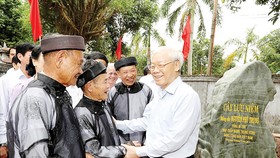 Tổng Bí thư Nguyễn Phú Trọng thăm hỏi nhân dân xã Lý Học, huyện Vĩnh Bảo, TP Hải Phòng