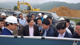 Ủy ban KH-CN-MT khảo sát Dự án đường Hồ Chí Minh đoạn La Sơn - Túy Loan