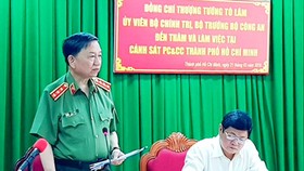 Thượng tướng Tô Lâm, Ủy viên Bộ Chính trị, Bộ trưởng Bộ Công an phát biểu chỉ đạo tại buổi làm việc 
