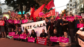 Người dân Tel Aviv biểu tình phản đối quân đội Israel bắn vào thường dân Palestine