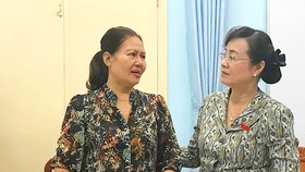 Chủ tịch HĐND TPHCM Nguyễn Thị Quyết Tâm trao đổi với cử tri Hồ Thị Mai (quận 2, TPHCM)