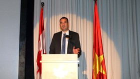 Ông Kyle Nunas- Tổng lãnh sự Canada tại TPHCM phát biểu. Nguồn VOH