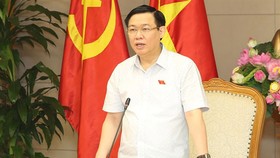 Phó Thủ tướng Vương Đình Huệ phát biểu tại buổi làm việc. Ảnh: VGP
