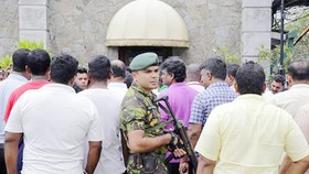 Sri Lanka trên bờ vực của bạo loạn