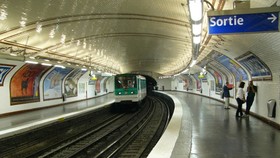 Pháp: 7 nhà ga metro tạm đóng cửa