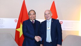 Ký Thỏa thuận hợp tác về xây dựng Trung tâm cách mạng công nghiệp 4.0 tại Việt Nam