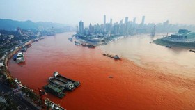 Trung Quốc đóng cửa 3.000 nhà máy gây ô nhiễm sông Dương Tử