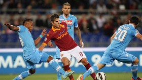 Tâm điểm của vòng 10 - Serie A là cuộc đối đầu giữa Napoli và AS Roma