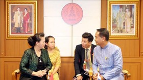 Lãnh đạo tỉnh Udon Thani tại buổi tiếp Chủ tịch Quốc hội Nguyễn Thị Kim Ngân. Ảnh: TTXVN