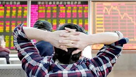 Thị trường chứng khoán Trung Quốc sụt giảm mạnh sau kỳ nghỉ Tết Nguyên đán