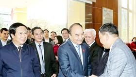 Thủ tướng Nguyễn Xuân Phúc với các cử tri TP Hải Phòng. Ảnh: TTXVN