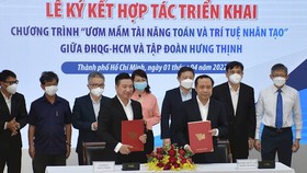 Các đại biểu tham dự tại buổi lễ ký kết. Ảnh: hcmcpv