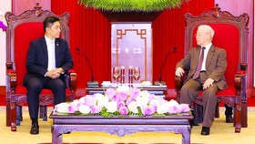 Tổng Bí thư Nguyễn Phú Trọng tiếp Chủ tịch Quốc hội Singapore Tan Chuan-Jin. Ảnh: TTXVN