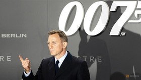 Daniel Craig trở lại vai James Bond