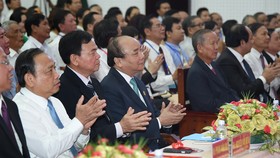 Thủ tướng Nguyễn Xuân Phúc tham dự lễ khai mạc Ngày hội Bến Tre – Đồng khởi khởi nghiệp 2017. Ảnh: VGP