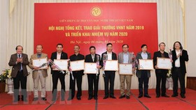 Trao giải thưởng Văn học Nghệ thuật năm 2019. Ảnh: Thanh Tùng/TTXVN