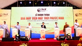 Thứ trưởng Bộ Công thương Cao Quốc Hưng và Chủ tịch HĐQT kiêm TGĐ Tập đoàn T&T Group Đỗ Quang Hiển cùng các đại biểu thực hiện nghi lễ khánh thành