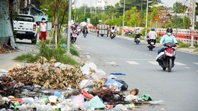 Đổ rác “trộm” gây ô nhiễm khu dân cư