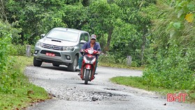 Hà Tĩnh: Tuyến huyện lộ 6 lên biên giới xuống cấp nghiêm trọng