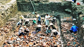 Nhiều hiện vật quý phát lộ trong quá trình khai quật tại Hoàng thành Thăng Long