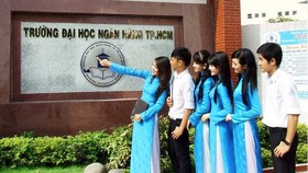  Trường Đại học Ngân hàng TPHCM dừng tổ chức thi và cấp chứng chỉ tiếng Anh