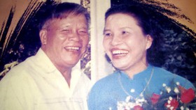 Trung tướng Lê Nam Phong và vợ. Ảnh: Tư liệu