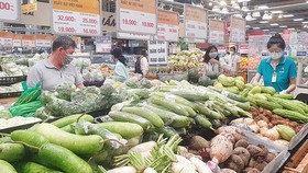 Chợ, siêu thị mua bán trở lại