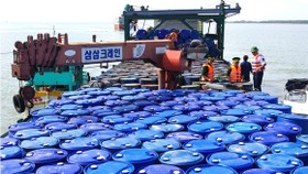 Tăng cường phòng chống buôn lậu dầu trên biển