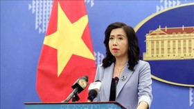 Người phát ngôn Bộ Ngoại giao Lê Thị Thu Hằng trả lời câu hỏi của phóng viên các cơ quan thông tấn, báo chí trong nước và quốc tế. Ảnh: TTXVN