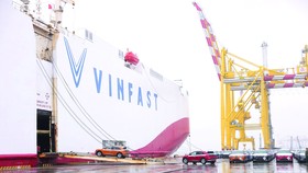 VinFast xuất khẩu lô xe điện đầu tiên ra thế giới
