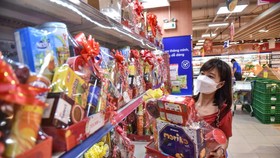Giỏ quà tết đã lên kệ tại các siêu thị Co.opmart, Co.opXtra