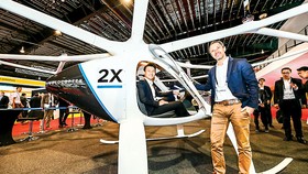 CEO Florian Reuter -  Biến giấc mơ taxi bay…