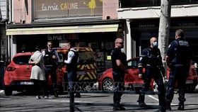 Tấn công bằng dao ở Pháp, 9 người thương vong