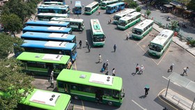 TPHCM: Xe buýt phục vụ không nghỉ tết