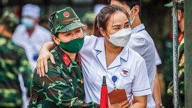 Những hình ảnh đẹp về y, bác sĩ quân đội chi viện cho TPHCM chống dịch lúc cao điểm.