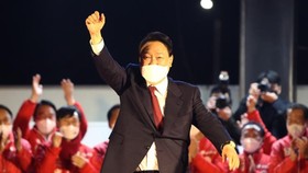 YOON SUK-YEOL - Kỳ vọng phục hồi kinh tế Hàn Quốc