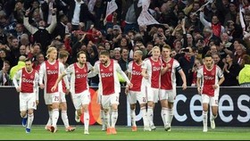 Ajax Amsterdam sẽ ophải gắng sức vuop75t qua 2 vòng knock-out