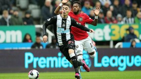 Newcastle - Man United 1-0: Nhóc Longstaff ghi bàn, Chích chòe nhấn chìm Quỷ đỏ