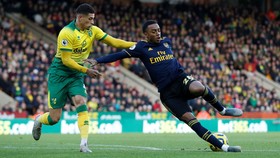 Norwich City - Arsenal 2-2: Aubameyang cứu nguy Pháo thủ 