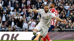 Karim Benzema ăn mừng bàn thắng