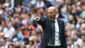 Zidane muốn tống khứ 5 ngôi sao Madrid mất phong độ