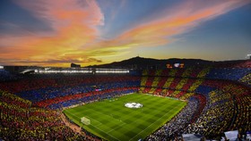 Barca sẽ bán tên sân Camp Nou để gây quỹ chống Covid-19
